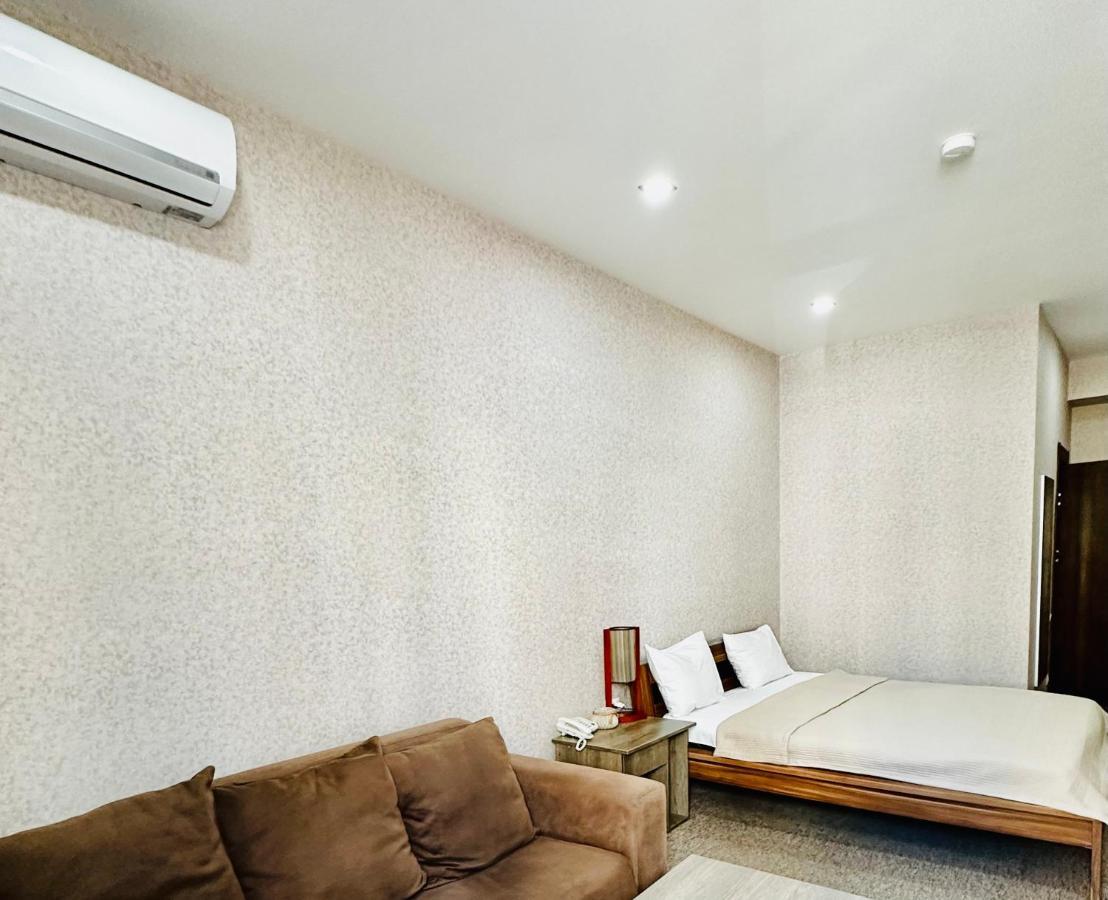 Liel Hotel Tbilisi Bagian luar foto