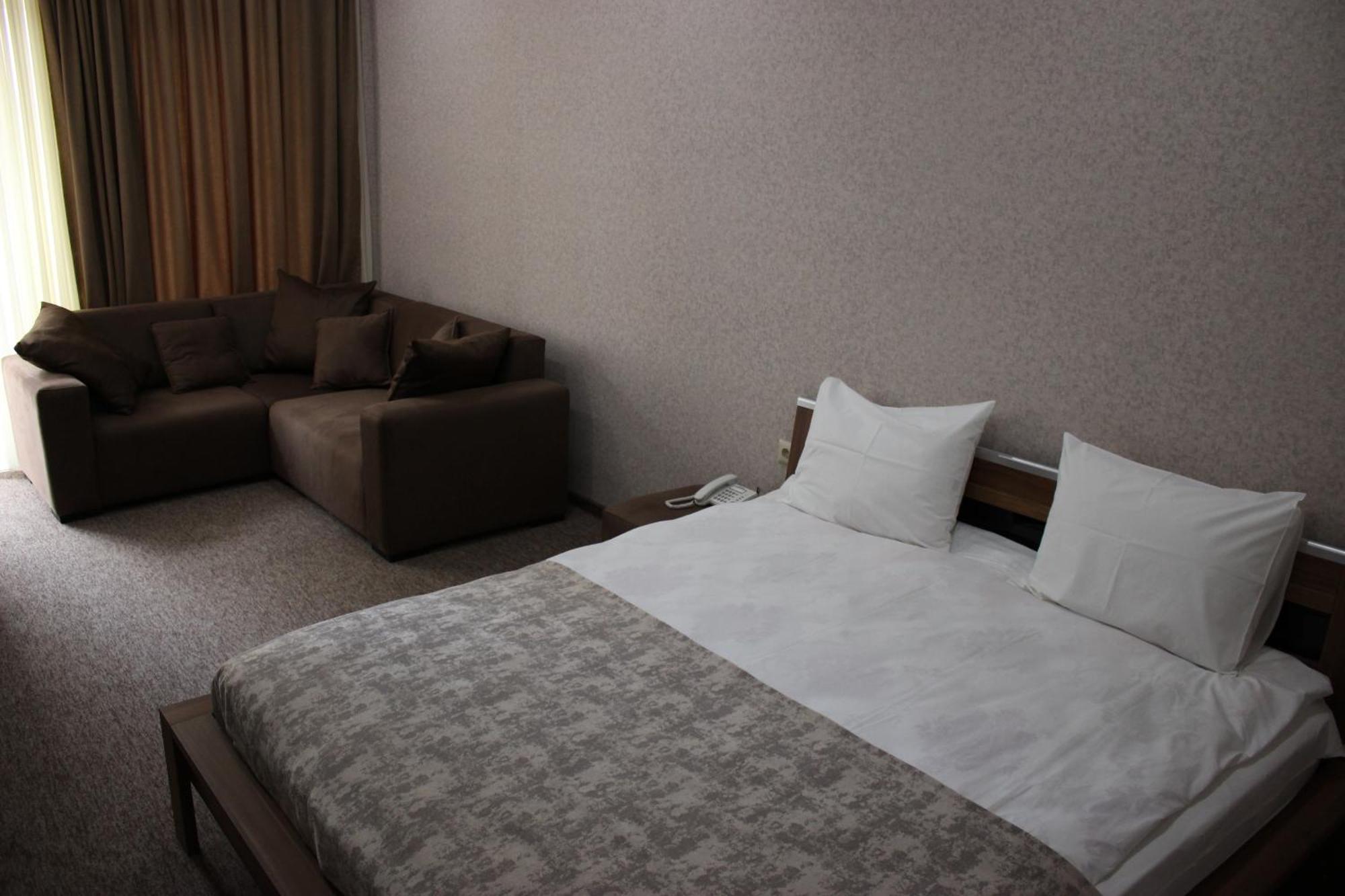 Liel Hotel Tbilisi Bagian luar foto